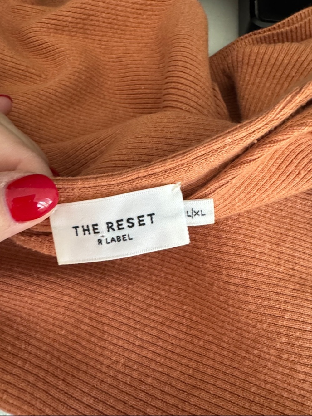 The Reset R Label L/XL Essential Pullover - Picture 2 of 6